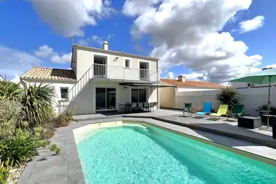 Image de Maison Tout Confort Bord de Mer, Piscine, 140m², 5 chambres