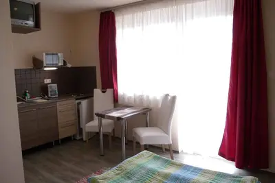 Image de Studio adapté aux enfants avec Internet et barbecue