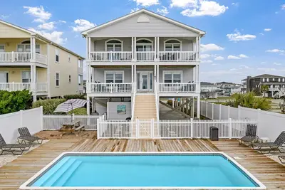 Image de \"Kindred Spirit\" - Oceanfront Home w/ Private Pool, 5 Bedrooms / 3. 5 Bathrooms