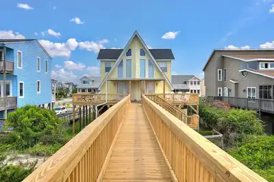 Image de \"On Holden Pond\" - Luxury Oceanfront Pet Friendly Home, 5 Bedrooms / 2 Bathrooms