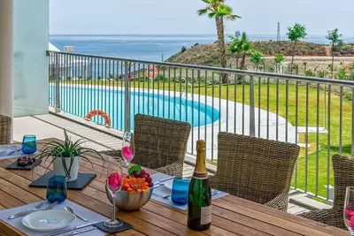 Image de Appartement New Luxury 3-Bedroom Seaview avec piscine et Wi-Fi.