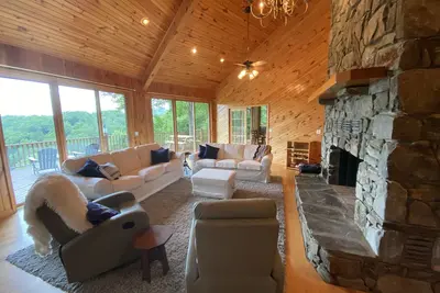 Image de Views, hot tub, spacious 3Bd, 3Ba w Tesla Charger