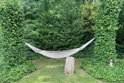 Image de East Hampton Cottage Heart of Village 2beds and 1bath approx 1200sq ft