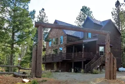 Image de Ideal for Multiple Families, 5 Bedrooms 4. 5 Bathrooms, Spacious Family Room