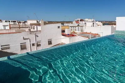 Appartement 'Luxury Doña Bella 2a' avec piscine, Wi-Fi, climatisation et terrasse