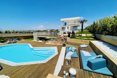 Image de Villa Dafni | New Luxury Home | Heated Pool