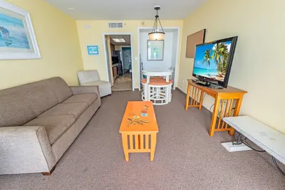 Image de Oceanfront condo w/ balcony & pools