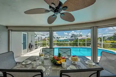 Image de A spacious 3-bedroom retreat in sunny Cape Coral.