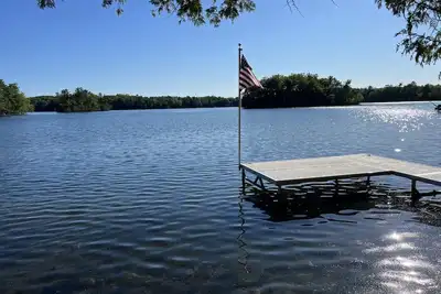 Image de Spider Lake Fully Remodeled Cabin with 200’ of Lakefront!