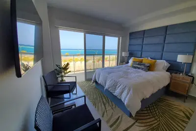 Image de Majestic Studio Condo With Ocean and Harbour Views