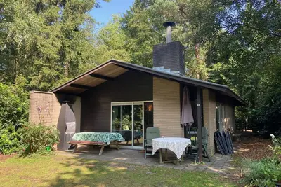 Image de Bungalow in quiet wooded area