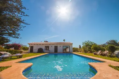 Belle villa de style méditerranéen avec piscine privée 4 pax
