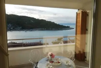 Image de Sea view apartment 20m from beach on paradise island near Split