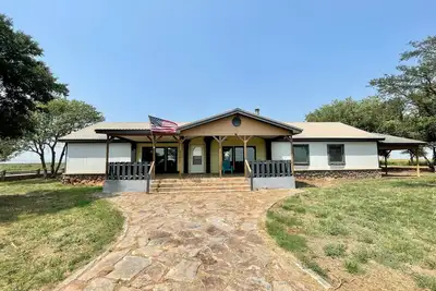 Image de đź’šCountry Get Awayđź’¤Horse &Pet friendly King Beds
