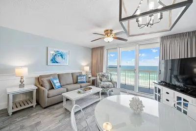 Image de Beachfront Resort - Remodeled - 140+ 5-Star reviews! 3 Pools -Tiki Bar 8th Floor