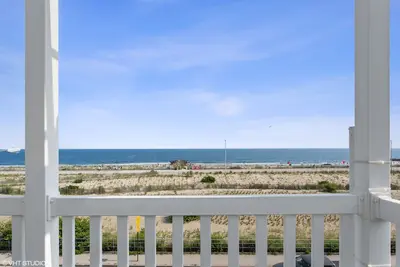 30 Days +3 Bd Ocean Front Duplex, Ferry to Nyc
