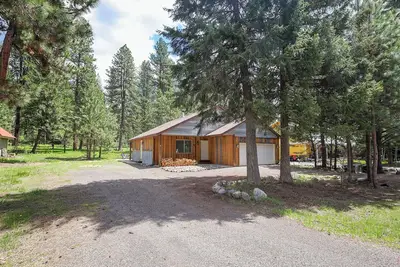 Image de Family Mountain Retreat: 3Bd with 8p hot tub, 80 Ac conservation land backyard!