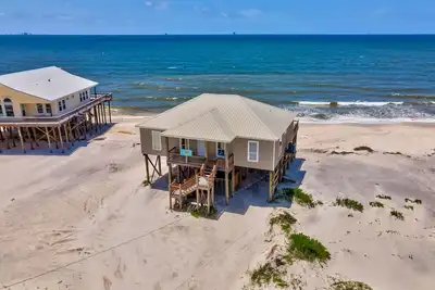 Image de A dream gulf front beach house! - Off The Hook