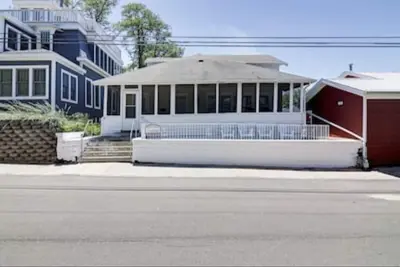 Image de Too Qute! Beach Cottage: North Beach! 4 Bedrooms! 2. 5 Baths!