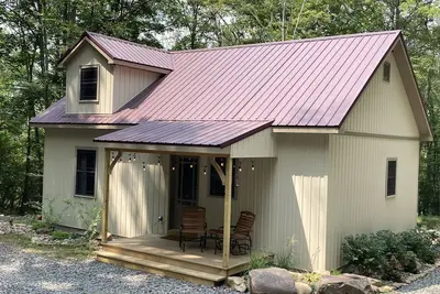Image de Cozy New Cabin in the Woods