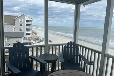 Image de Beautiful Oceanfront 2 br, 2 ba condo! Great view of ocean.