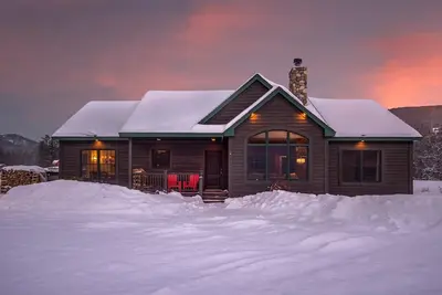 Image de Brownie- Comfy Modern Ranch Home w\/Hot Tub
