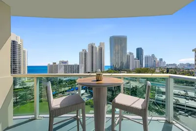Image de Apartment Ocean View Steps Away from the Beach in Sunny Isles Miami Luxury