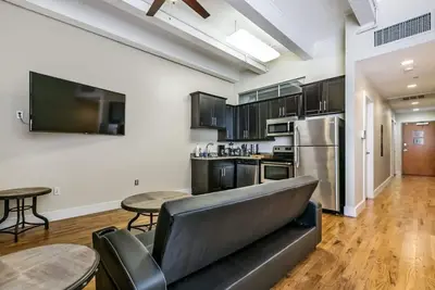 Image de Gorgeous 1br Walk to French Quarter/Harrahs Casino