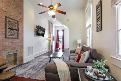 Image de Spacious 2br in Prime Garden District Location w/ Pool