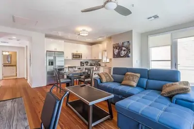 Image de Contemporary Penthouse a Short Ride Away from Superdome