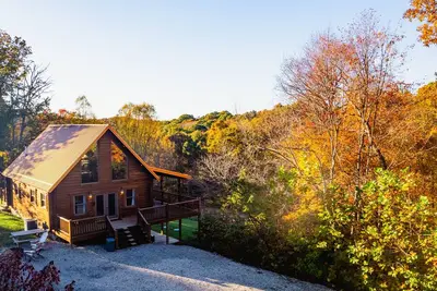 Image de Hocking Hills Naturescape 🌿 Fast Wifi ~ Hot Tub ~ Close to the Caves, Trails 🌿