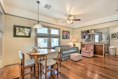 Annie’s Green Bungalow: 2 Mi to Downtown Phoenix!