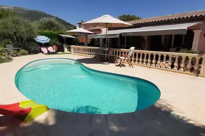 Image de Charmante villa de plein pied avec piscine privée