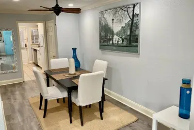 Image de Montrose Hist Dist - CharmAzure 2 Br/1Ba w W/D apt