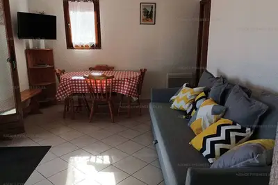 Image de Appartement F3 avec Wi-Fi, parking et terrasse - 6 couchages, proche centre et navette gratuite