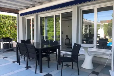 Image de Villa avec piscine privative, sauna, jacuzzi.