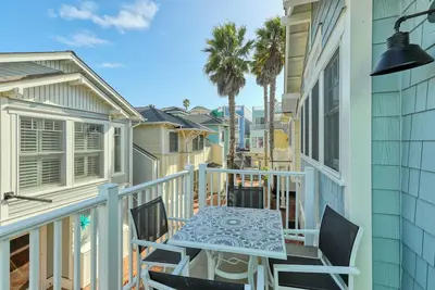 Image de Avila Good Life - A luxury 2 Bdrm condo 3 houses from beach with ocean views
