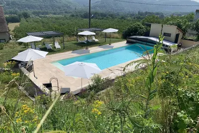 Image de Appartement avec grande terrasse privative, jardin et piscine partagés