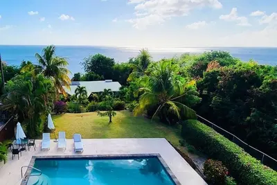 Image de The Date House - Four Bedroom Villa with Private Pool near the beach and Calabash Cove Resort