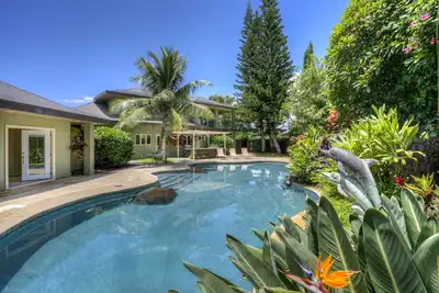 Poipu Luxury Home - Ac Private Heated Swimming Pool, Free Access to Gym, New Bbq