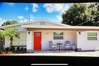 Image de 0. 1 miles from Raymond James Stadium/Airport, 4 bed 2 bath