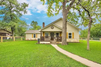 Image de 4br/4. 5Bath Spacious Family Home +Walk to KyleField