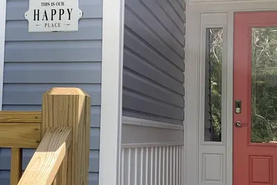 Image de Pet Friendly book before 2025 dates fill! 3 Br 2 Ba