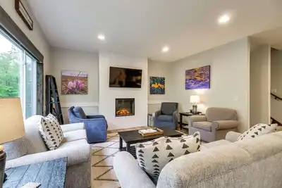 Image de Gull Lake Resort Escape: Pool & Snowmobile Trails