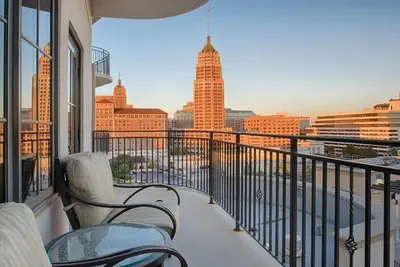 Image de Savor the City Attractions & Resort-Style Fun in San Antonio, Tx