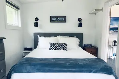 Image de Crystal Cambridge Cottage - 5 min walk to the beach & local eateries!