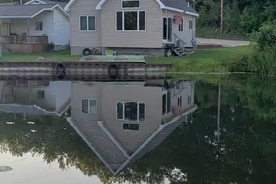 Image de House on Loon Lake 1m to Long Lake| Sleeps 6, 2 Bedrooms & 1 Large Loft| 3 Beds