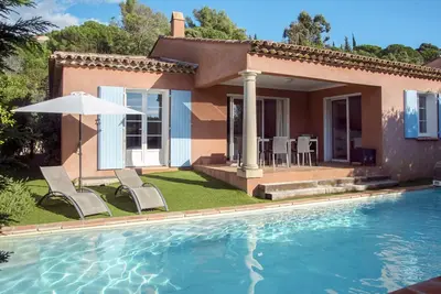 Image de Belle maison de vacances privée avec Wifi, piscine privée, climatisation, Tv, terrasse, parking