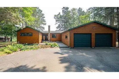 Image de Lovely Lake Retreat for Family Fun on Daggett Lake - With Guest House