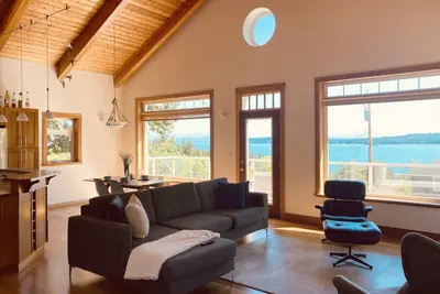 Image de Lovely Ocean View Union Bay Seaside Community